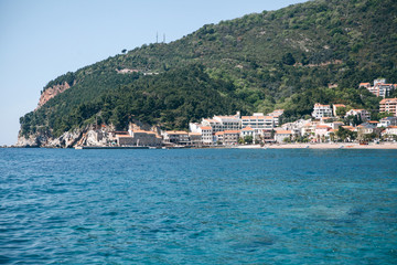 Fototapeta na wymiar Beautiful view of the coastal resort town of Petrovac in Montenegro.