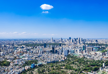 東京　青空と都市風景