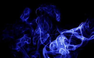 Obraz premium Blue smoke on black background