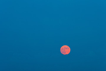 Alba lunare del 17 luglio 2019 vista dalla costa ionica di Riposto
