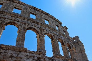 Obraz premium the colosseum in rome at summertime