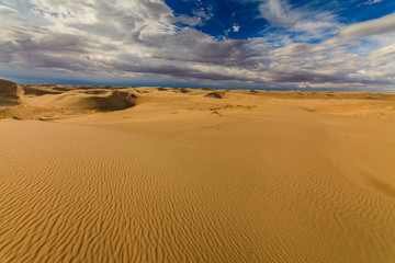Fototapeta na wymiar Beautiful views of the Gobi desert. Mongolia.