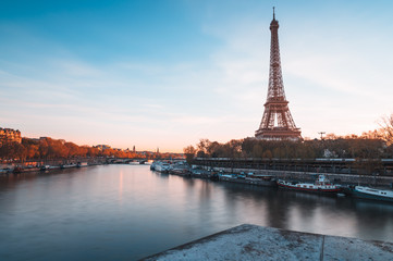 Fototapeta premium Dame de fer au petit matin