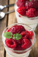 Natural yogurt with fresh raspberries