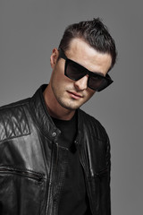 Fototapeta premium portrait of a man with sunglasses