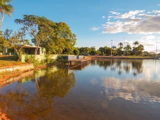Lago parque urbano de Brasília
