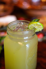 Agua con chia