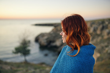 woman looking at the sea