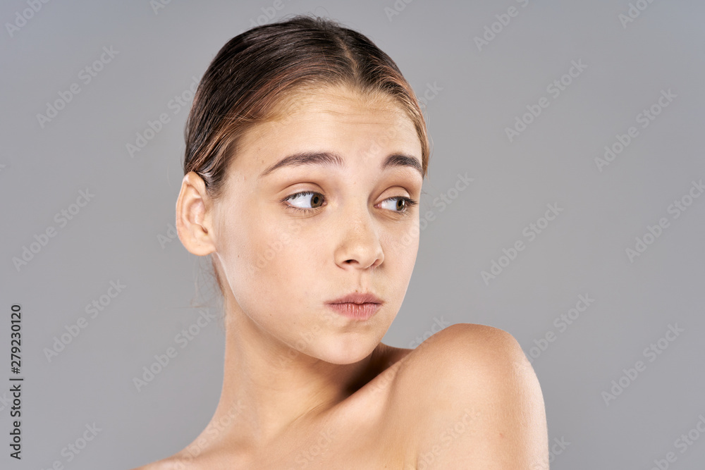 Wall mural portrait of young woman