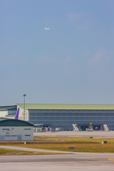 離陸する飛行機