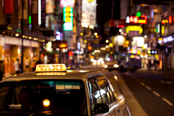 Late night taxi in Hong Kong - obrazy, fototapety, plakaty