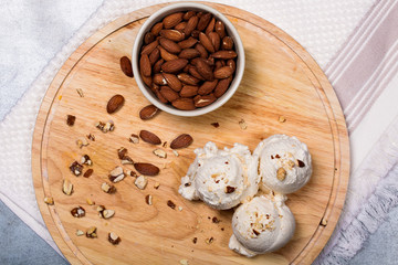 almond Ice cream - ايس كريم لوز