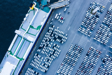 輸出される自動車　空撮