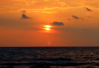 Fototapeta na wymiar evocative immagine of sunset over the sea