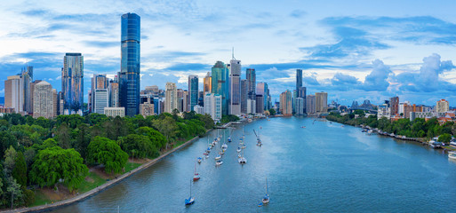 Panorama of Brisbane skyline at sunset - obrazy, fototapety, plakaty