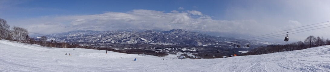 Fototapeta na wymiar Landscape snow and mountain in Niigata, Japan