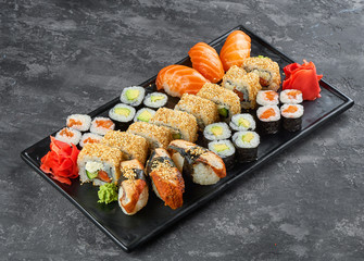 Sushi Set gunkan, nigiri and rolls