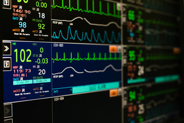 Modern vital signs monitor display at ICU in hospital. - obrazy, fototapety, plakaty