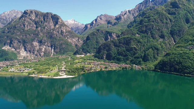 Aerial 4K - Lago di Novate Mezzola - Valchiavenna (IT) - Localit&agrave; Campo e Val Codera