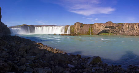 Gođafoss Iceland - Waterfall of the Gods - river level