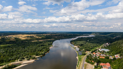 Fototapeta na wymiar Kazimierz Dolny, Polska - Krajobraz z lotu ptaka - panorama