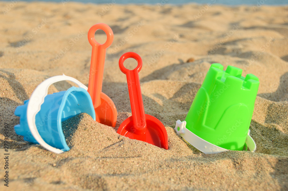 Poster vacances plage sable jouets enfant soleil