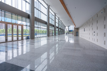 Obraz premium empty hall in the modern office building
