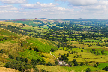 Fototapeta premium Mam Tor hill near Castleton and Edale in the Peak District Park