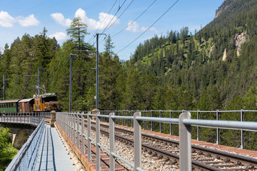 alte E-Lok auf dem Wiesener Viadukt