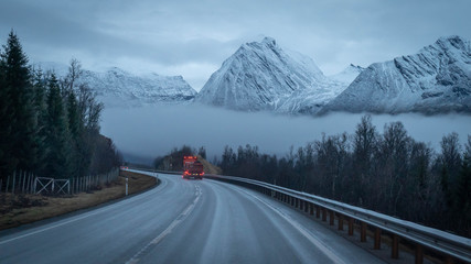 weg in de Noorse fjorden
