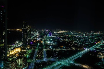Fototapeta na wymiar Abu Dhabi bei Nacht 