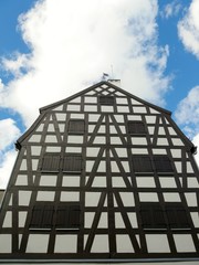 Fachwerkhaus vor Himmel