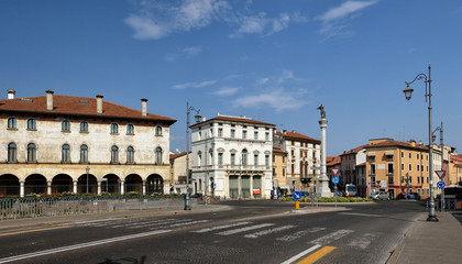 Fototapeta na wymiar Street photography in the historic center of Vicenza. Vicenza, Veneto, Italy.
