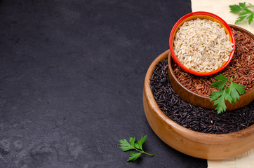 Mix of unpolished rice