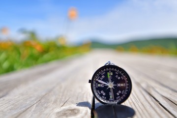 トレッキング・ハイキング・方位磁石