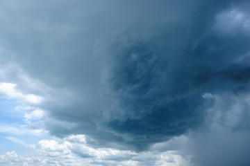 Fototapeta na wymiar Cloud thunderstorm sky on sea beach before rainy
