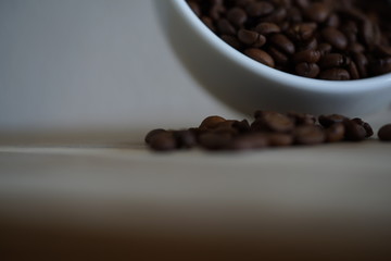 Kaffeetasse mit Kaffeebohnen