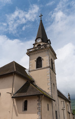 Fototapeta na wymiar Clocher de l'église de Seyssel en haute savoie