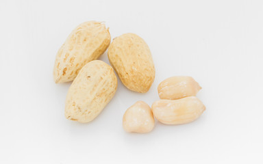 Dried peanuts