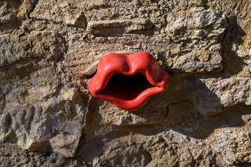 bouche Fontaine du Village de Saint-Quentin-La-Poterie  Gard