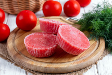 Frozen tomato puree, tomato juice
