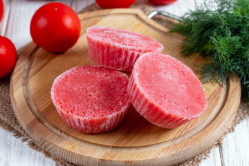 Frozen tomato puree, tomato juice