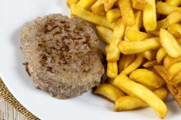 steak haché et frites