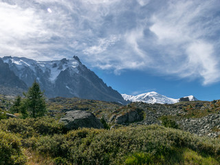 Fototapeta na wymiar mountain landscape with pointed rock peaks in the distance