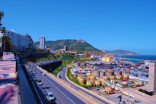 Oran, Port sud mediterran&eacute;en