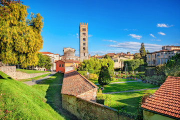 Basilica di San Frediano and gardens of palazzo Pfanner in Lucca.Tuscany, Italy - obrazy, fototapety, plakaty