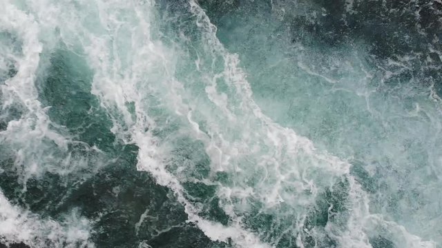 川の流れ　長良川　岐阜県郡上市美並町　ドローン