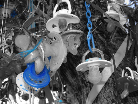 chupetes arbol de los chupetes parque la bateria torremolinos malaga