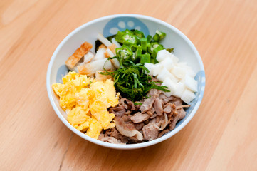 お手軽丼（冷蔵庫に余った食材で丼飯）
