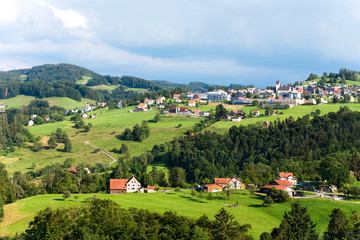 Fototapeta na wymiar Schweiz, Landschaft, Dorf, Appenzellerland